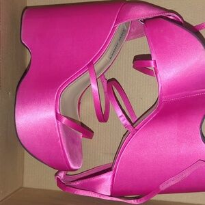 Varia Fuchsia